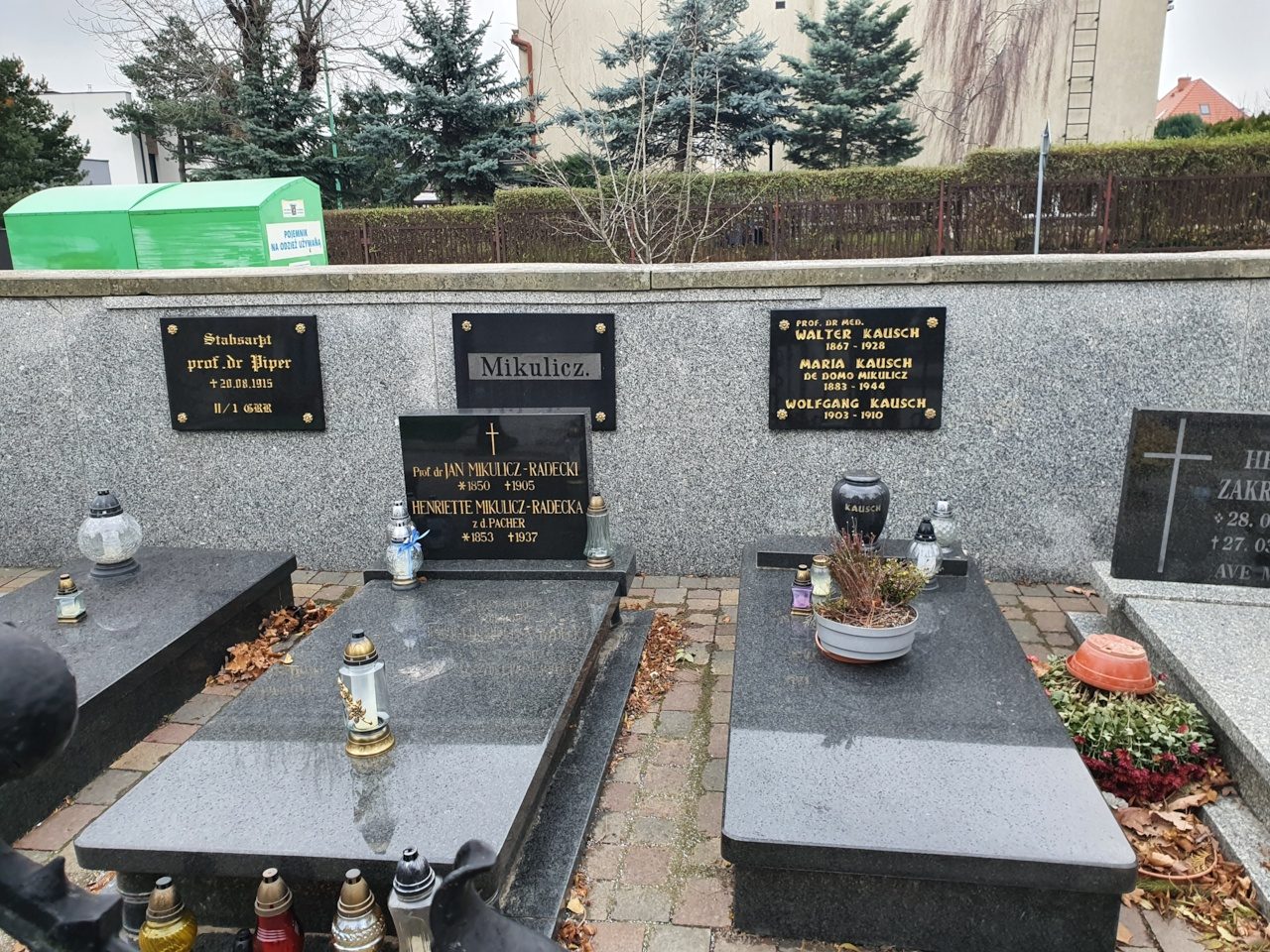 Walther Kausch's tomb by Magdalena Mazurak (1).jpg